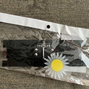 NWT Dolls Kill Bring The Good Vibes Sunflower Choker Necklace Jewelry